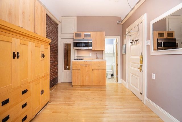 290 Commonwealth Ave 20, Boston, MA 02116