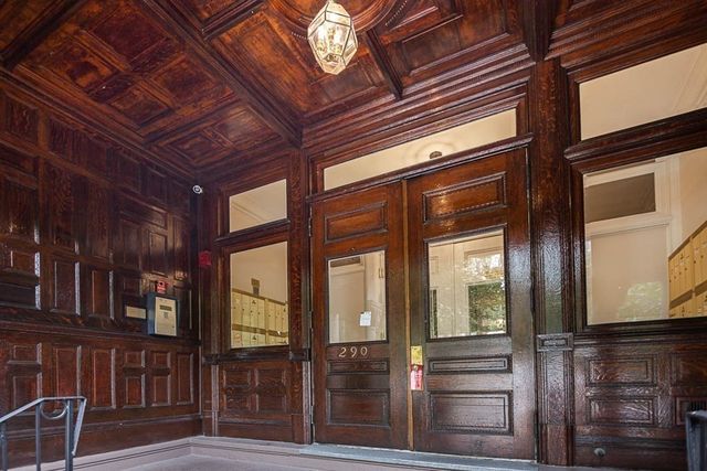 290 Commonwealth Ave 20, Boston, MA 02116