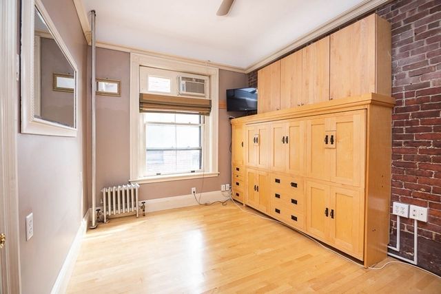 290 Commonwealth Ave 20, Boston, MA 02116