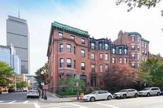 290 Commonwealth Ave 20, Boston, MA 02116
