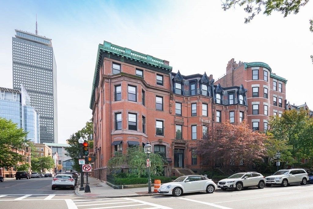 290 Commonwealth Ave 20, Boston, MA 02116