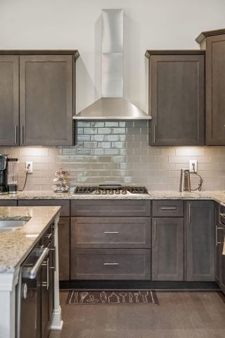 208 Red Knot Lane, Mount Pleasant, SC 29464