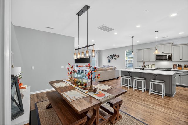 2220 Kemmerlin Street, Johns Island, SC 29455