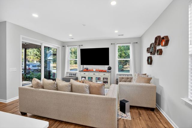 2220 Kemmerlin Street, Johns Island, SC 29455