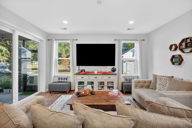 2220 Kemmerlin Street, Johns Island, SC 29455