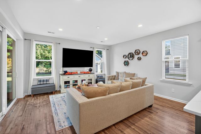 2220 Kemmerlin Street, Johns Island, SC 29455