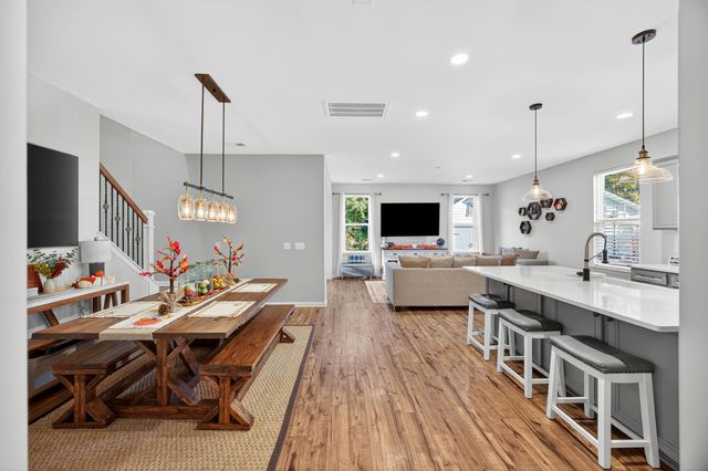 2220 Kemmerlin Street, Johns Island, SC 29455