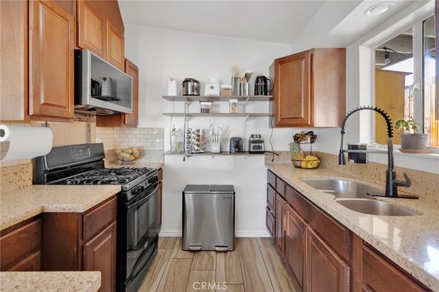 16824 Crestview, Victorville, CA 92395