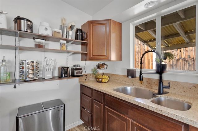 16824 Crestview, Victorville, CA 92395