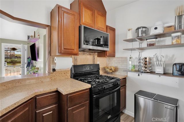 16824 Crestview, Victorville, CA 92395