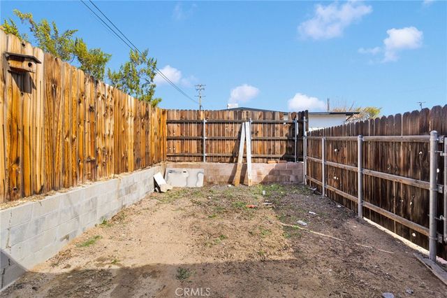 16824 Crestview, Victorville, CA 92395