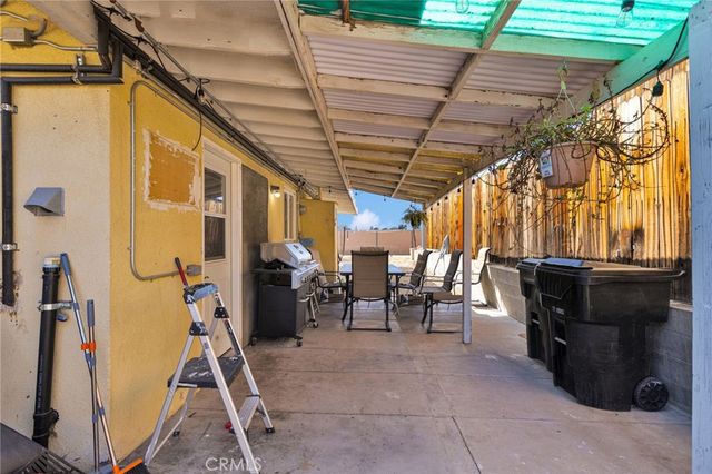 16824 Crestview, Victorville, CA 92395