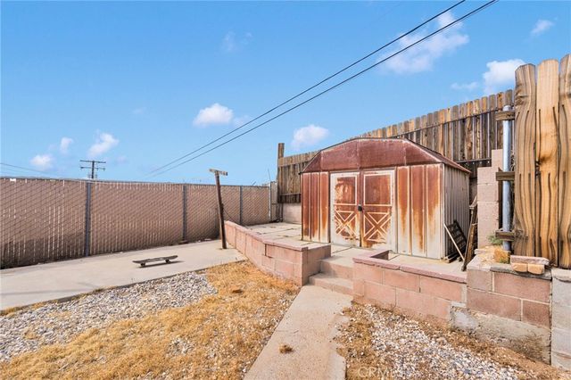 16824 Crestview, Victorville, CA 92395