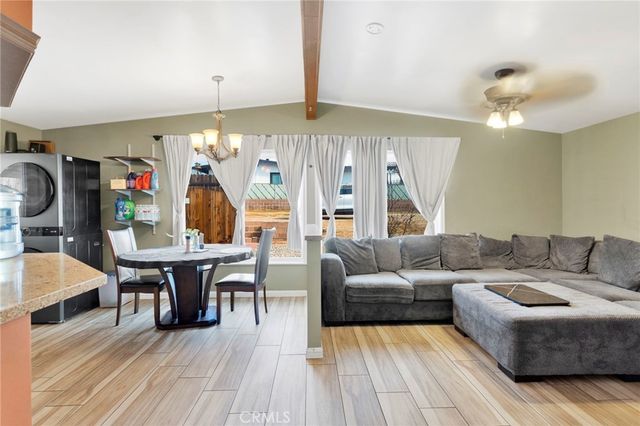 16824 Crestview, Victorville, CA 92395