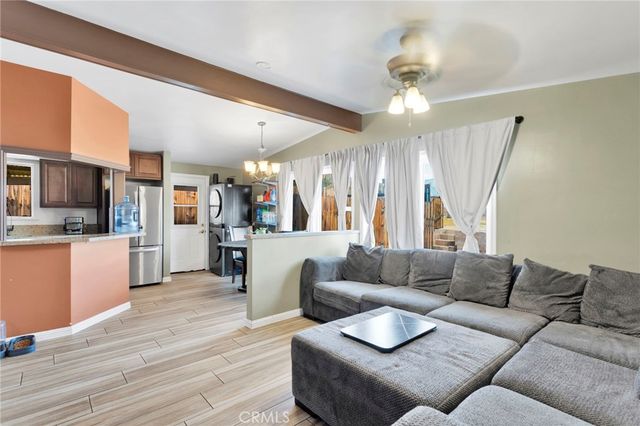 16824 Crestview, Victorville, CA 92395