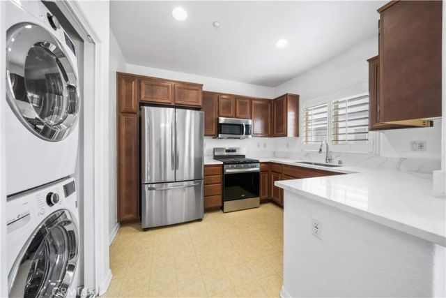 323 Tesoro 107, Escondido, CA 92025