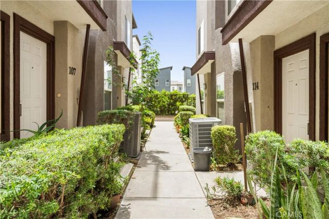 323 Tesoro 107, Escondido, CA 92025