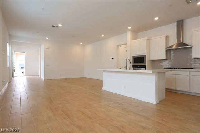 825 Lofton Meadows Street, Henderson, NV 89011