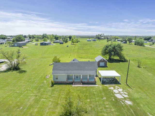 151 Ednas Rd, Lake Charles, LA 70607