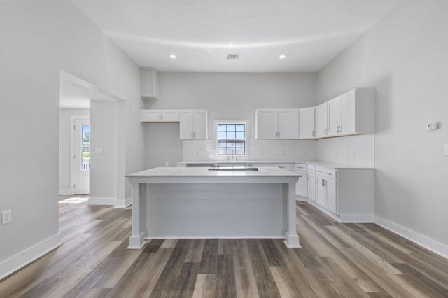 151 Ednas Rd, Lake Charles, LA 70607