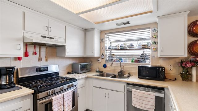1146 Chagal, Lancaster, CA 93535