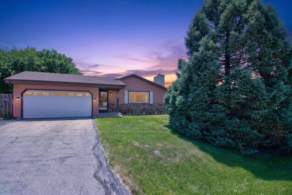 1447 Warwick WAY, Mount Pleasant, WI 53406