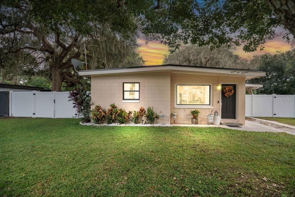 11600 BACON STREET, Orlando, FL 32817
