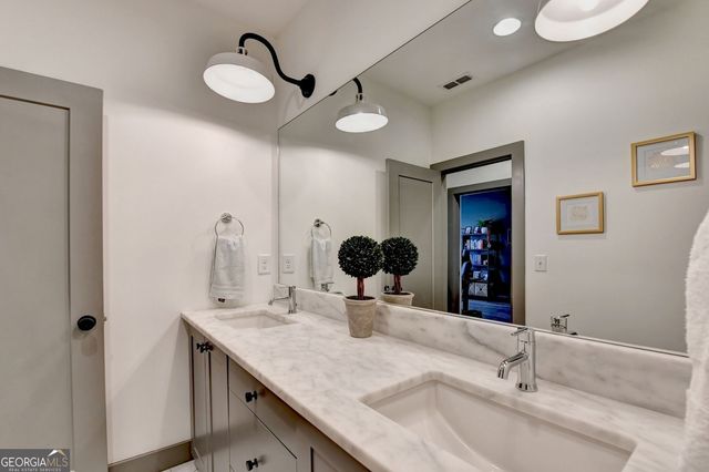 6 Becker Place NW, Atlanta, GA 30307