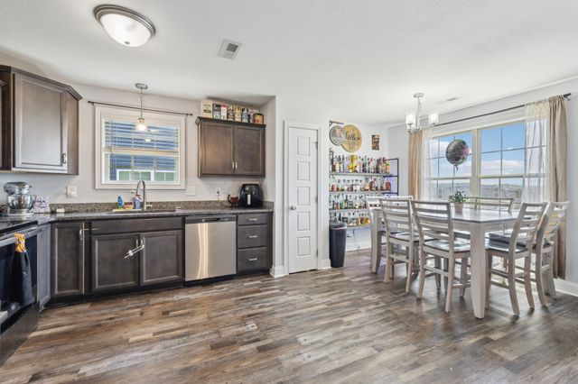 1108 Cardinal Creek Dr, Clarksville, TN 37040