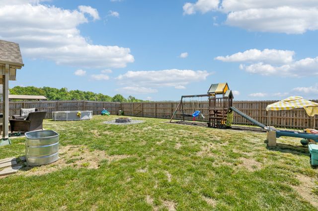 1108 Cardinal Creek Dr, Clarksville, TN 37040