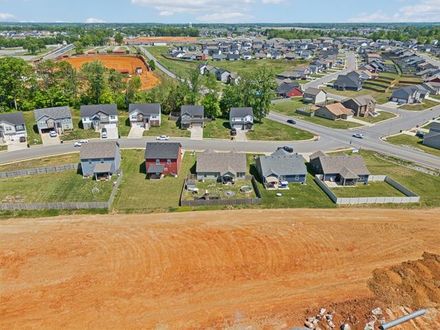 1108 Cardinal Creek Dr, Clarksville, TN 37040
