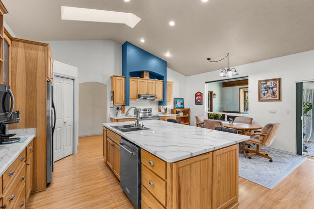 14300 SW Chickadee Road, Terrebonne, OR 97760