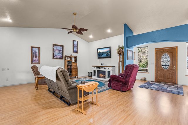 14300 SW Chickadee Road, Terrebonne, OR 97760