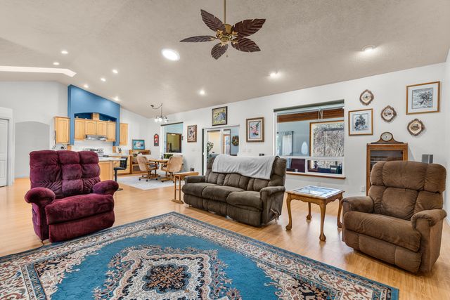 14300 SW Chickadee Road, Terrebonne, OR 97760