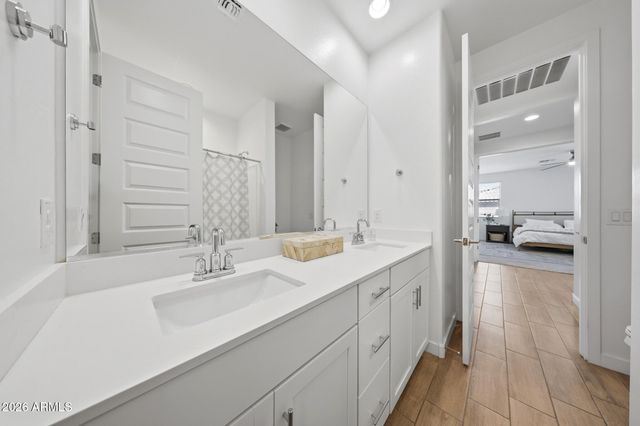 4064 E CATCLAW Street, Gilbert, AZ 85296