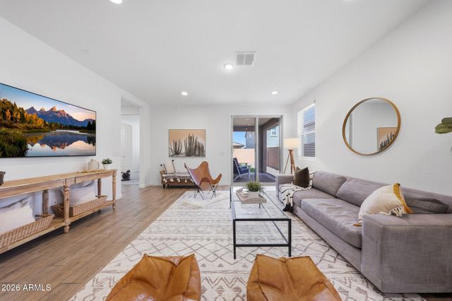 4064 E CATCLAW Street, Gilbert, AZ 85296