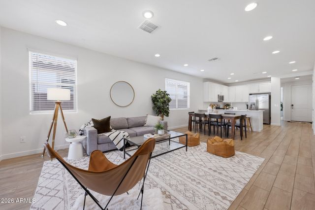 4064 E CATCLAW Street, Gilbert, AZ 85296