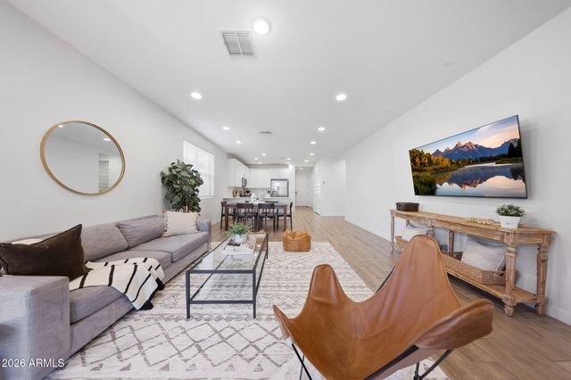 4064 E CATCLAW Street, Gilbert, AZ 85296