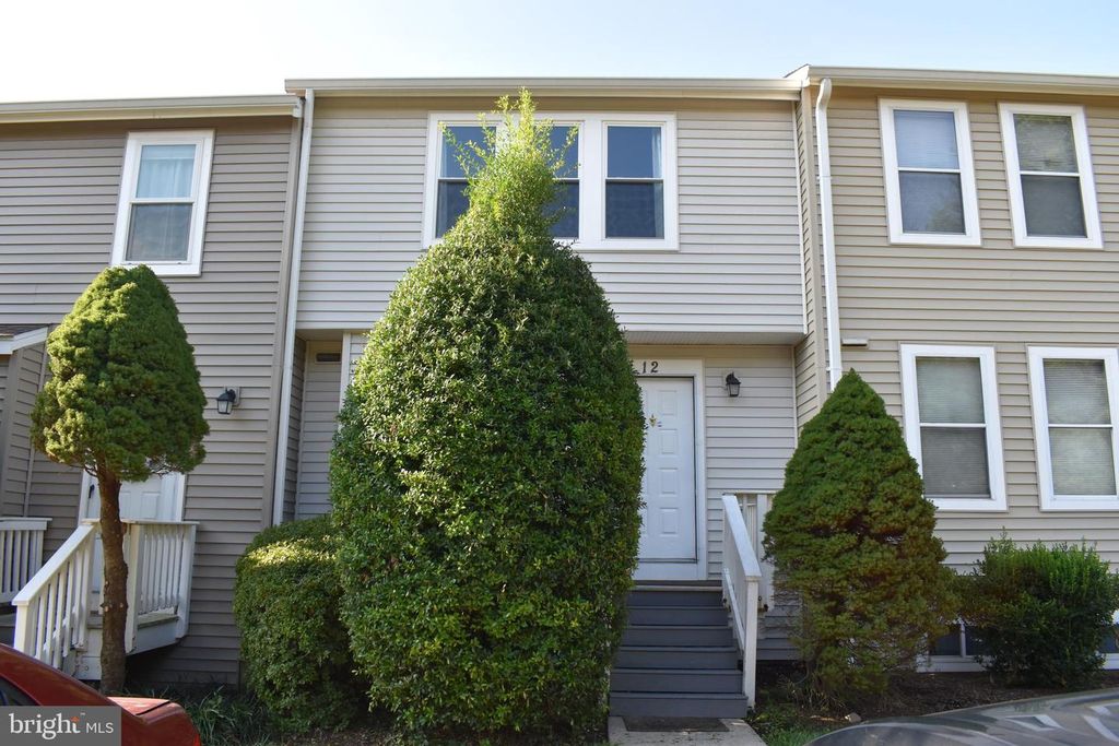 12 SWISS CT #438, Germantown, MD 20874