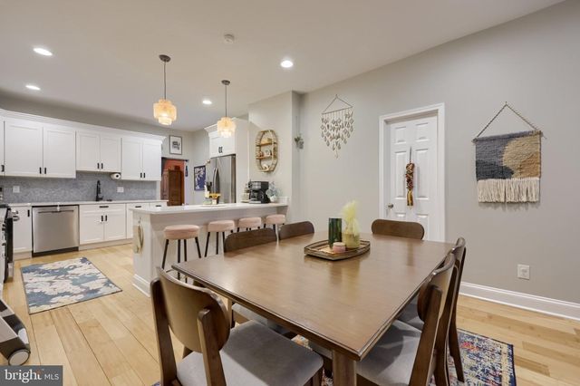 3832 MANAYUNK AVE, Philadelphia, PA 19128