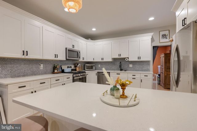 3832 MANAYUNK AVE, Philadelphia, PA 19128