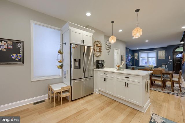 3832 MANAYUNK AVE, Philadelphia, PA 19128