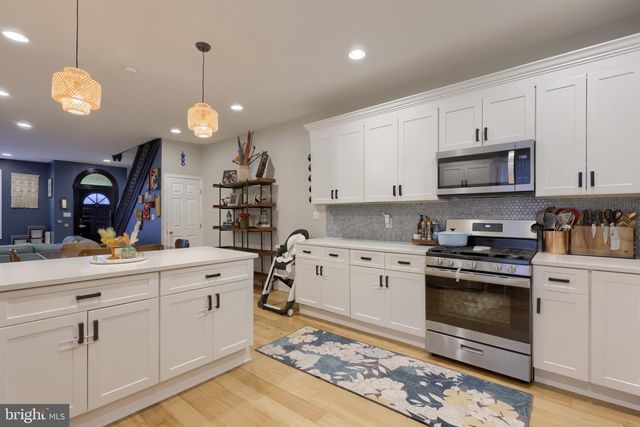 3832 MANAYUNK AVE, Philadelphia, PA 19128