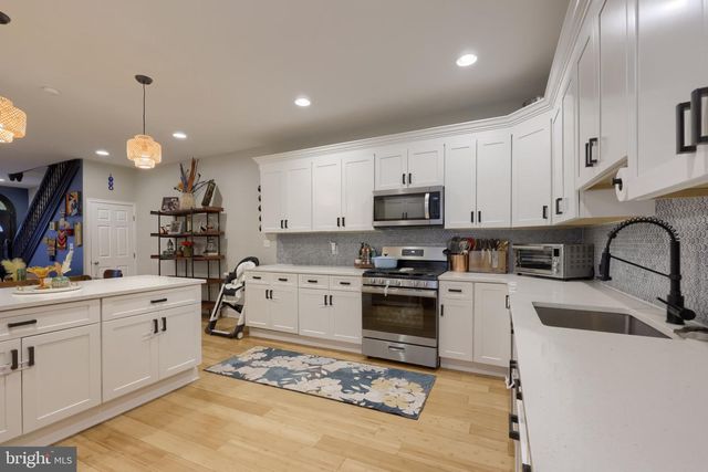 3832 MANAYUNK AVE, Philadelphia, PA 19128