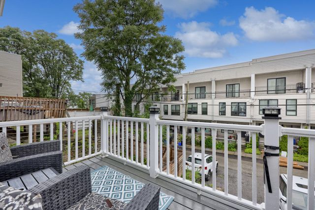 3832 MANAYUNK AVE, Philadelphia, PA 19128
