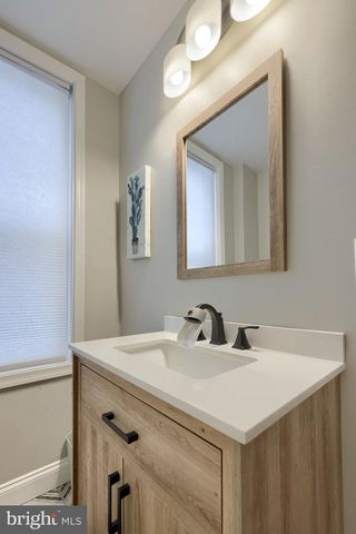 3832 MANAYUNK AVE, Philadelphia, PA 19128