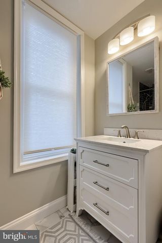 3832 MANAYUNK AVE, Philadelphia, PA 19128