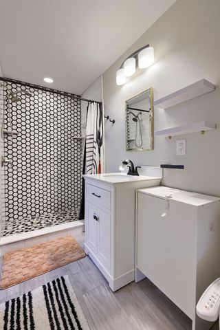 3832 MANAYUNK AVE, Philadelphia, PA 19128