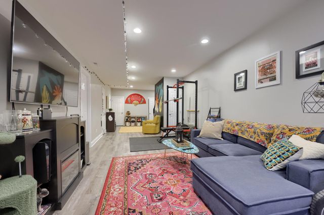 3832 MANAYUNK AVE, Philadelphia, PA 19128