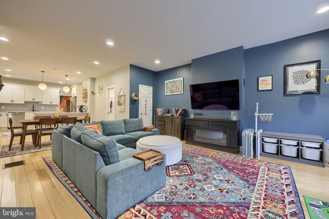 3832 MANAYUNK AVE, Philadelphia, PA 19128